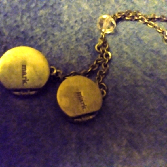 Avon Mark Lipgloss w/ Mirrors That Open Statement Necklace - Picture 2 of 5